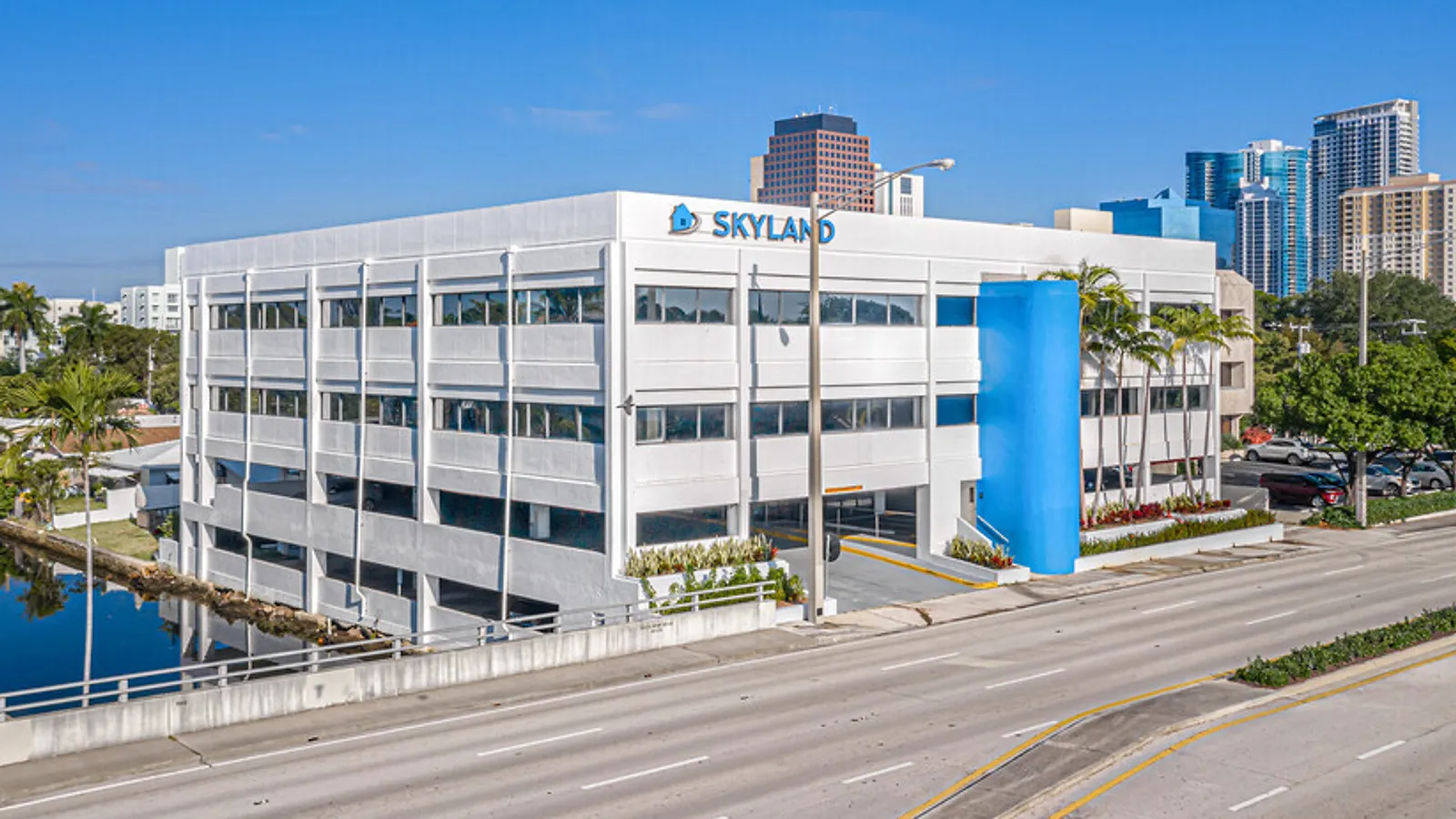 Skyland Building at 955 South Federal Highway in Fort Lauderdale